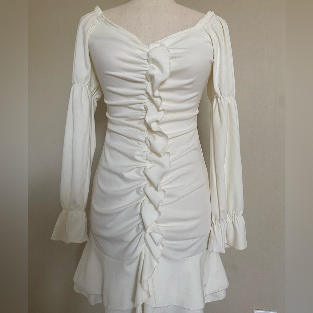 Gorgeous white dress, Size Medium. Never wore it but it’s beautiful.
